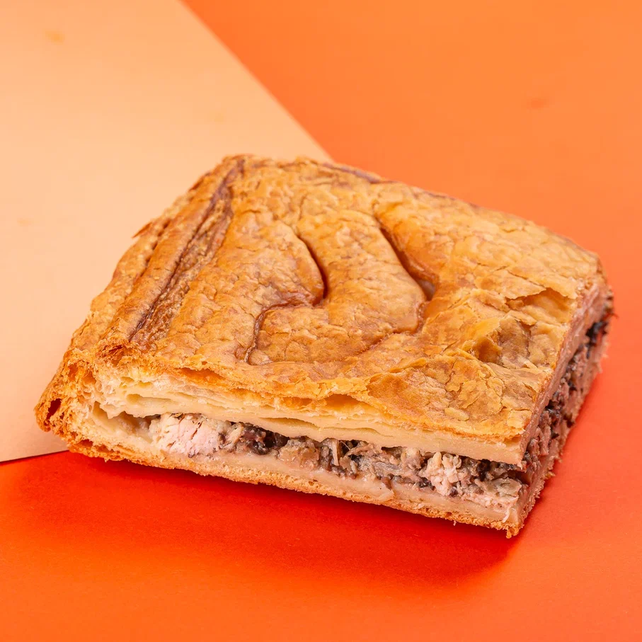 Пирог "Курица с шампиньонами в белом соусе" 1,4 кг