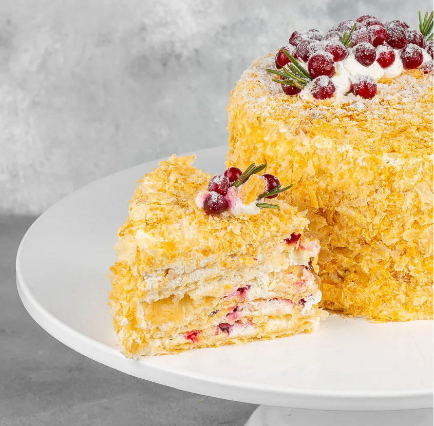 Наполеон с брусникой