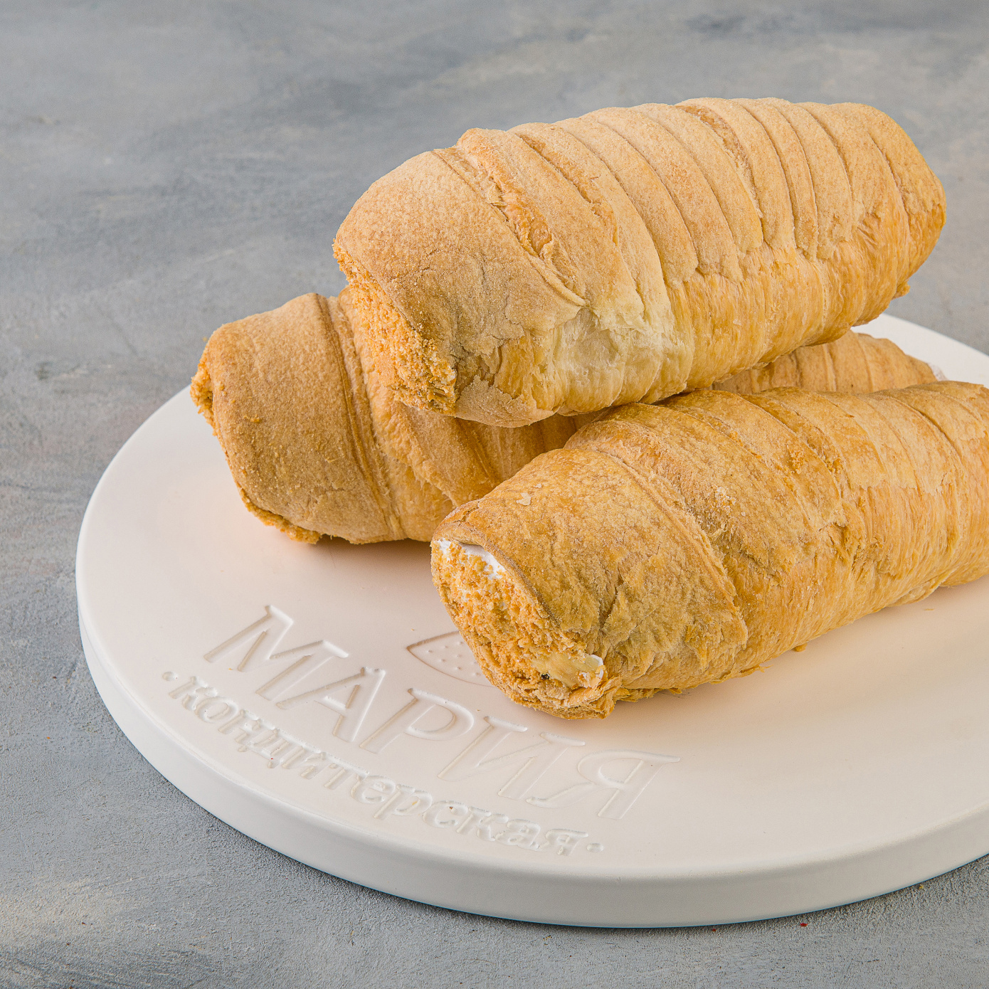 Пирожное трубочка с белковым кремом