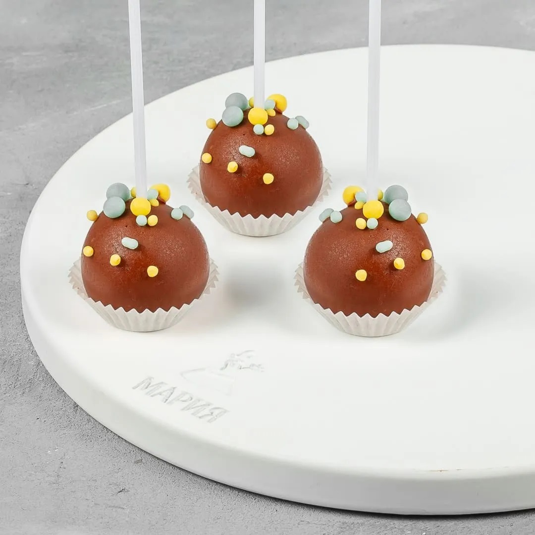 Кейк-попс в молочном шоколаде