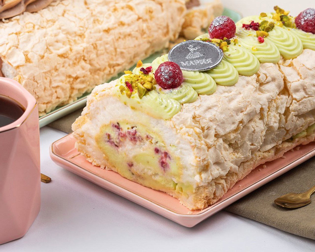 Меренговый рулет