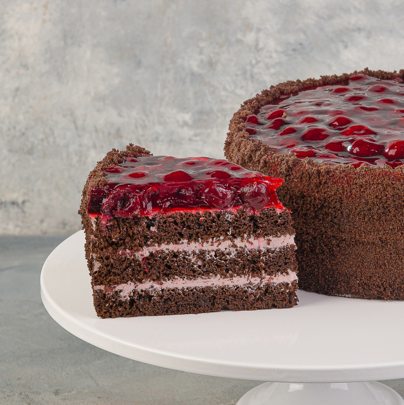 Торт шоколадно-вишневый