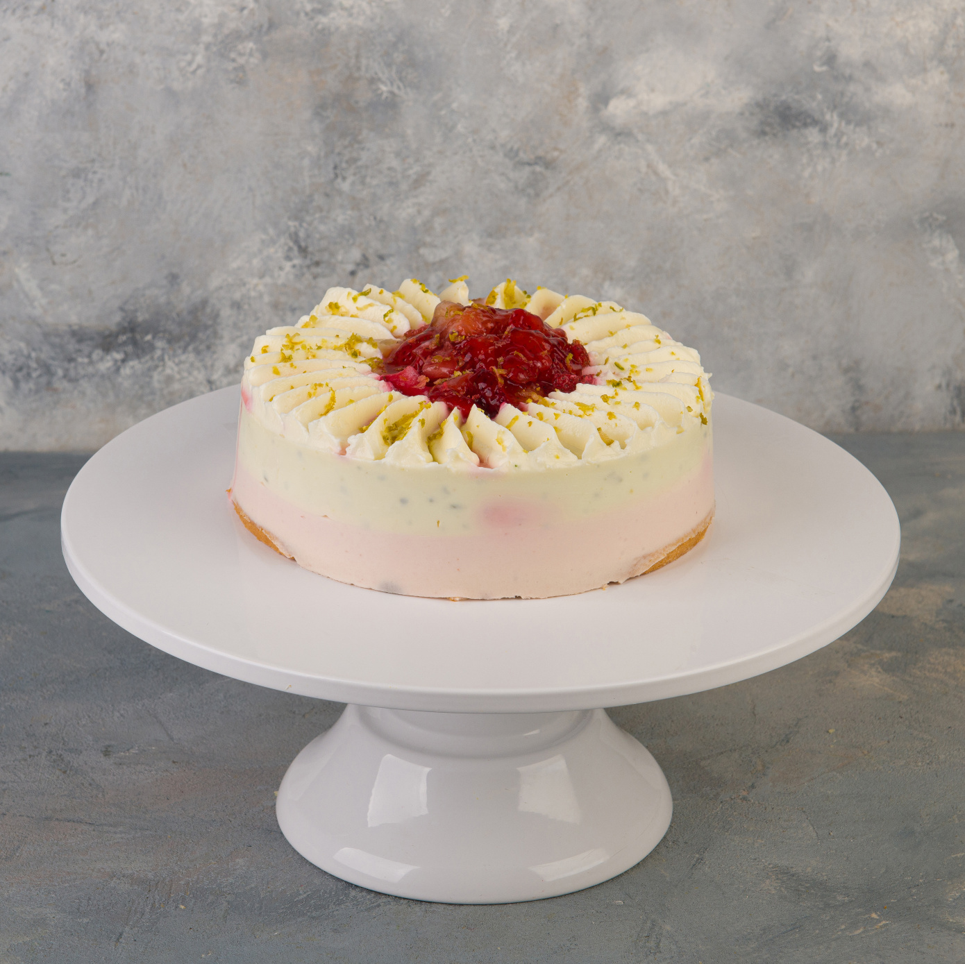 Торт_чизкейк_клубника_базилик_лайм